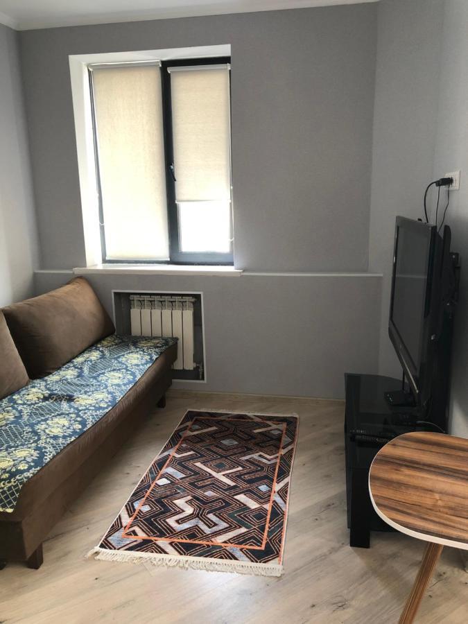 Cosy Flat In The Center Almaty